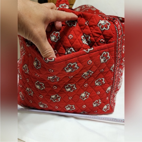 Vera Bradley Extra Large Duffel in Vintage Retired Red Bandana - Picture 3 of 8